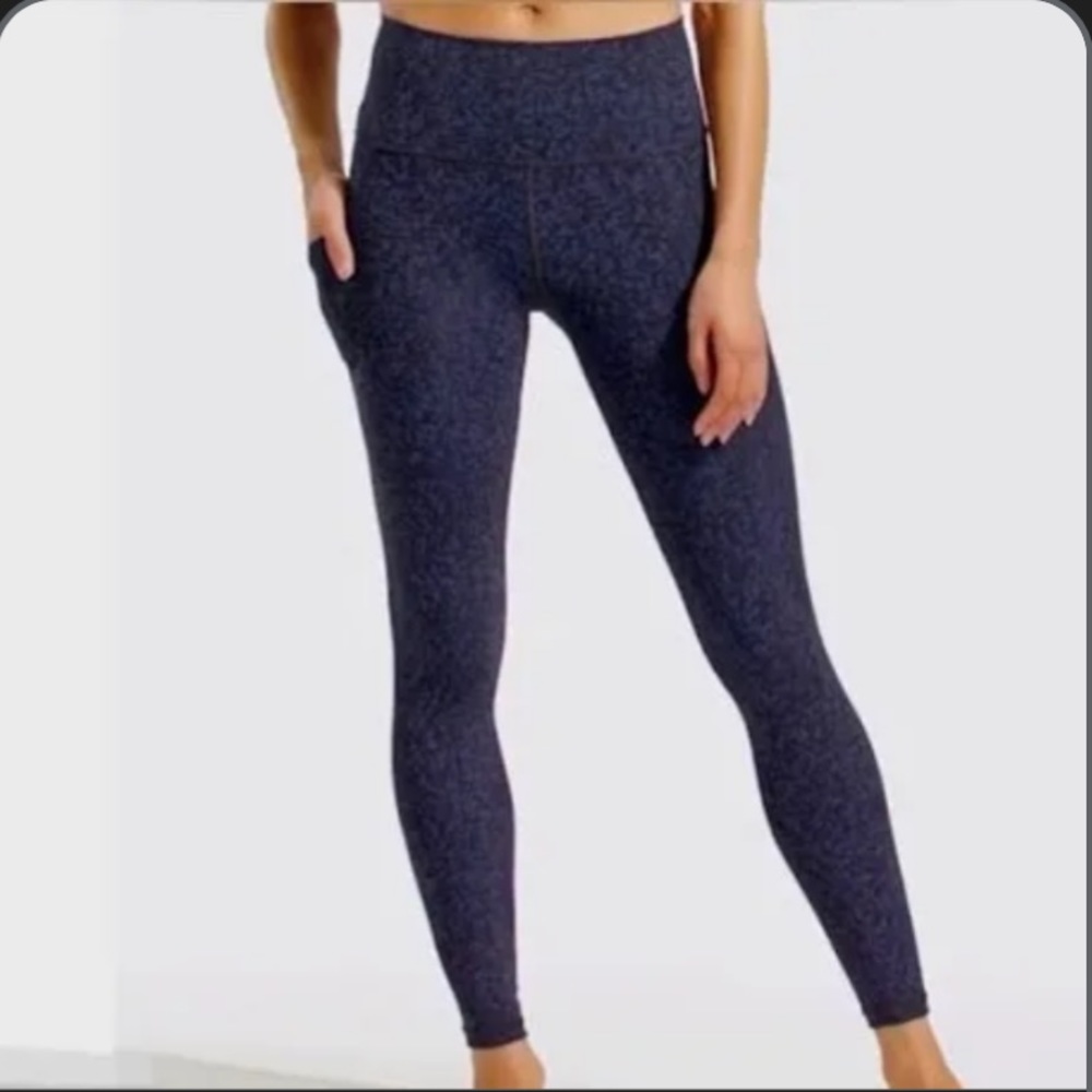 ATHLETA Salutation Stash Pocket Gravel Tight Legging Size S